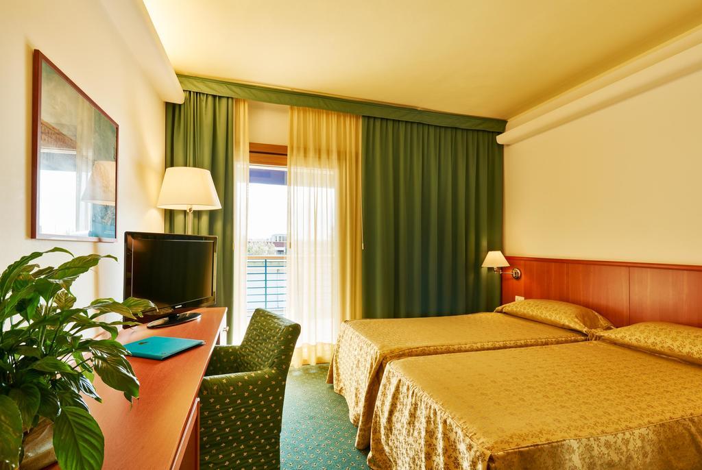 Hotel Rialto Grado Exterior photo