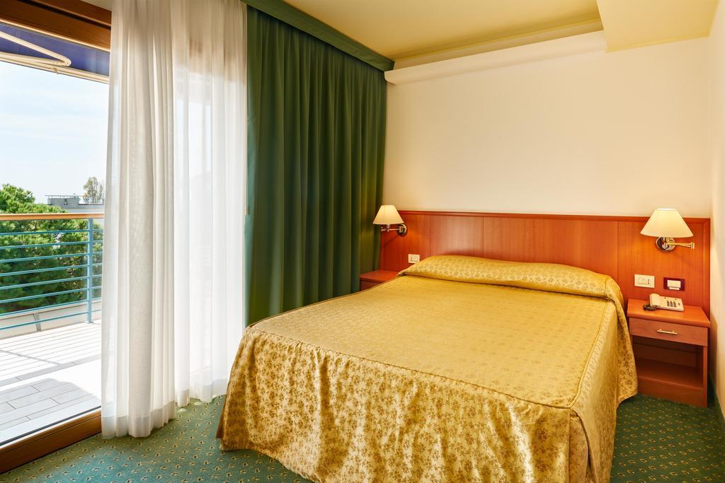Hotel Rialto Grado Exterior photo
